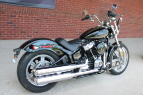 2022 Harley-Davidson® Softail Standard® Vivid Black thumb 2