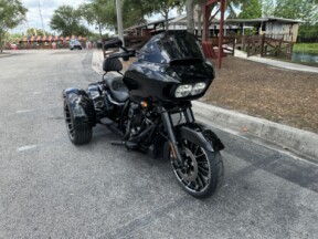 2023 Harley-Davidson® Freewheeler® Vivid Black thumb 3