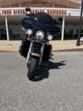 2017 Harley-Davidson® Ultra Limited Vivid Black thumb 0