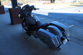 2026 Harley-Davidson® Street Glide® Dark Billiard Gray Chrome Solo Cast Wheels thumb 0