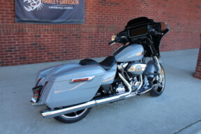 2026 Harley-Davidson® Street Glide® Dark Billiard Gray Chrome Solo Cast Wheels thumb 2