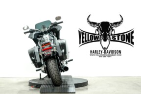2026 Harley-Davidson® Low Rider® ST Vivid Black (Chrome Finish w/ Cast Wheels) thumb 2