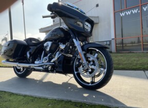 FLHX 2026 Street Glide® thumb 2
