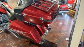 2018 Harley-Davidson® Road Glide® Ultra thumb 2