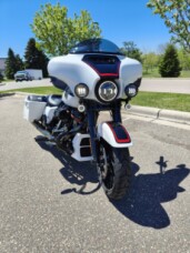 2021 Harley-Davidson® CVO™ Street Glide® Great White Pearl thumb 0