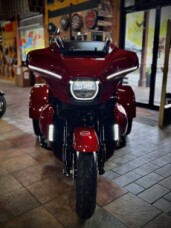 2026 Harley-Davidson® Street Glide 3 Limited Brilliant Red Black Trim thumb 2