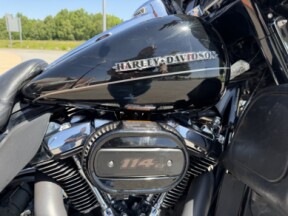 2017 Harley-Davidson® Ultra Limited Vivid Black thumb 1