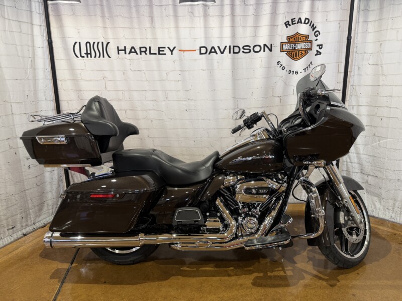 2018 Harley-Davidson® Road Glide® Sumatra Brown