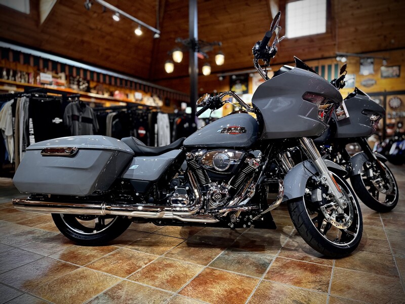 2026 Harley-Davidson® Road Glide® Dark Billiard Gray Chrome Trim