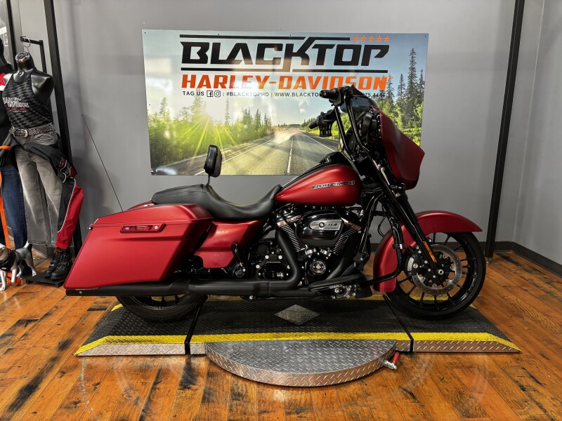 2019 Harley-Davidson® Street Glide® Special WICKED RED DNM