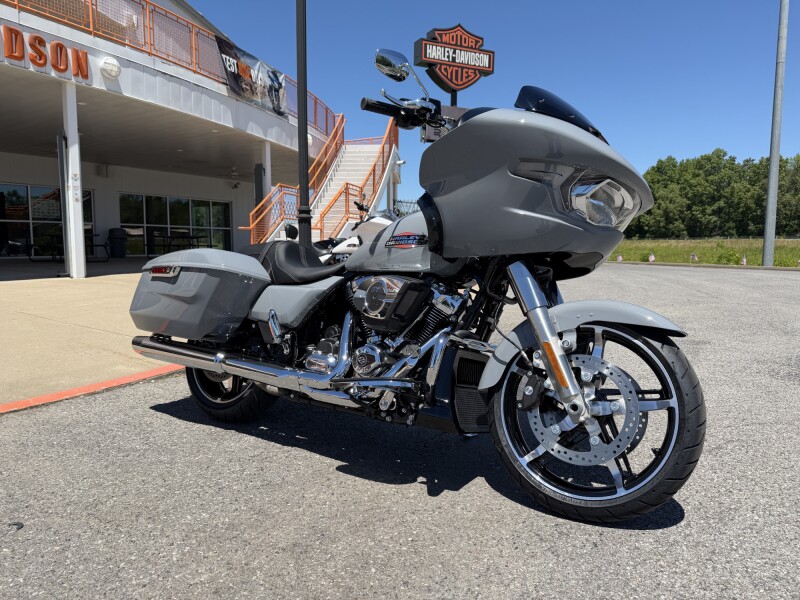 2026 Harley-Davidson® Road Glide® Dark Billiard Gray Chrome Trim