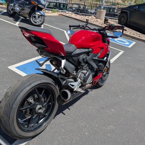 2024 Ducati Streetfighter V2 thumb 2