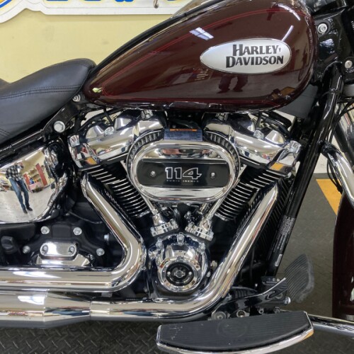 2022 Harley-Davidson® Heritage Classic 114 Midnight Crimson (Chrome Finish w/Cast Wheels) FLHCS thumb 3