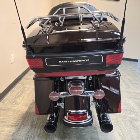 2010 Harley-Davidson® Electra Glide® Ultra Limited Merlot Sunglo/Cherry Red Sunglo FLHTK thumb 2