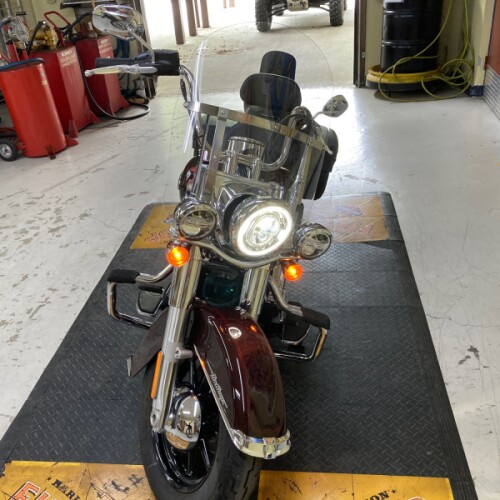 2022 Harley-Davidson® Heritage Classic 114 Midnight Crimson (Chrome Finish w/Cast Wheels) FLHCS thumb 2