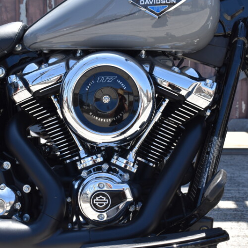 2026 Harley-Davidson® Heritage Classic FLHC thumb 3