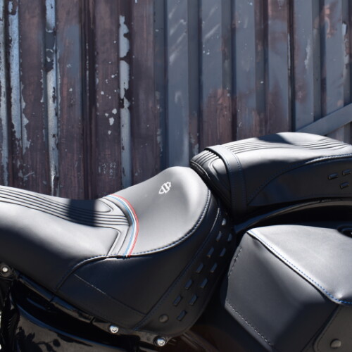 2026 Harley-Davidson® Heritage Classic FLHC thumb 2