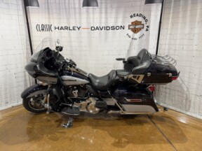 2019 Harley-Davidson® Road Glide® Ultra Midnight Blue/Barracuda Silver thumb 0
