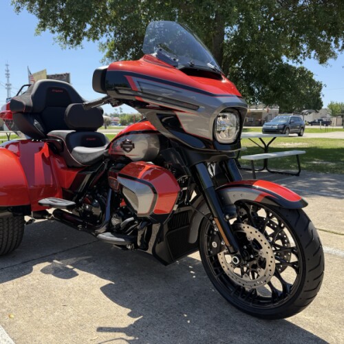 2026 Harley-Davidson® CVO Street Glide 3 Limited thumb 3