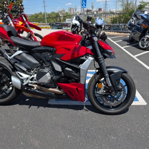 2024 Ducati Streetfighter V2 thumb 3