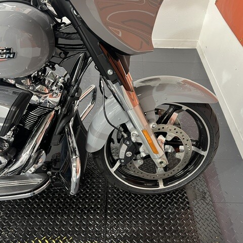 FLHX 2025 Street Glide™ thumb 3