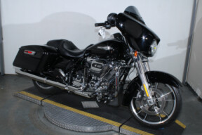 2023 Harley-Davidson Street Glide Grand American Touring FLHX thumb 2