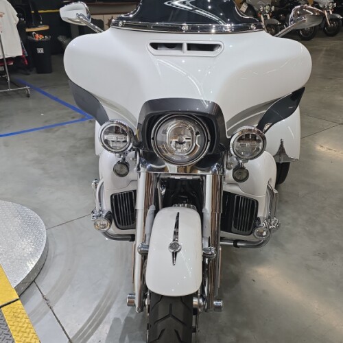 FLHTCUTGSE 2020 CVO™ Tri Glide® thumb 3