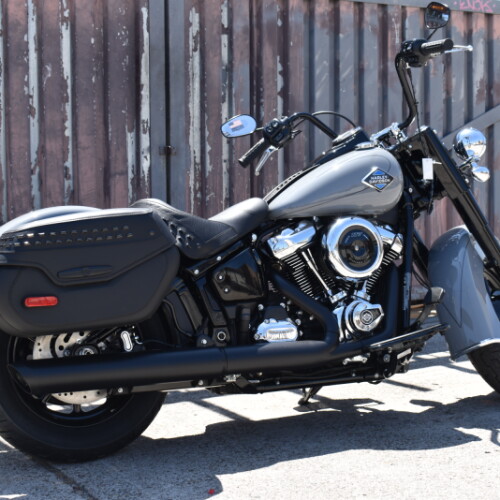 2026 Harley-Davidson® Heritage Classic FLHC thumb 2