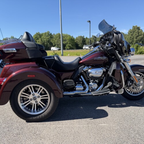 2019 Harley-Davidson® Tri Glide® Ultra Twisted Cherry thumb 2