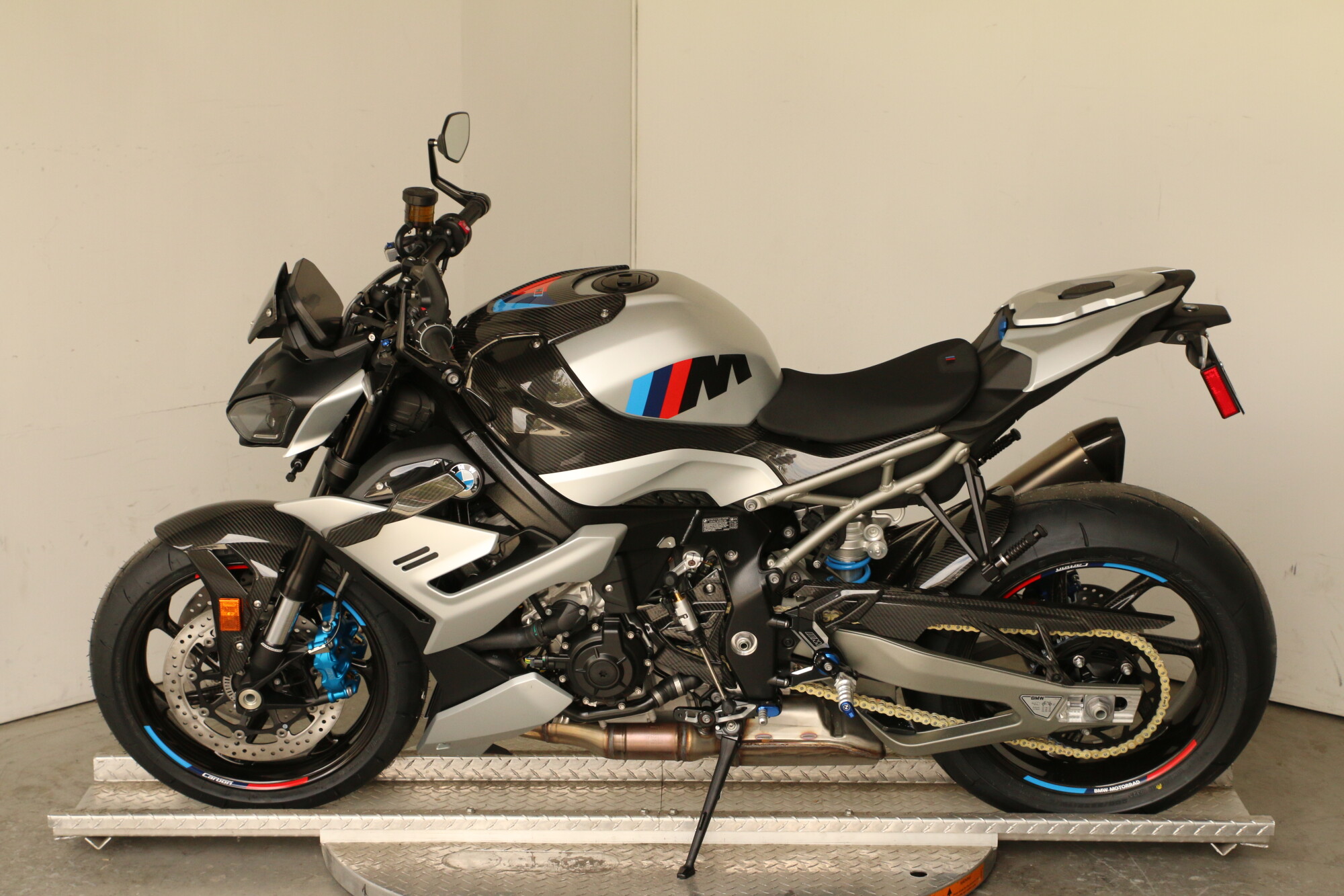 2026 BMW M 1000 R, photo 8