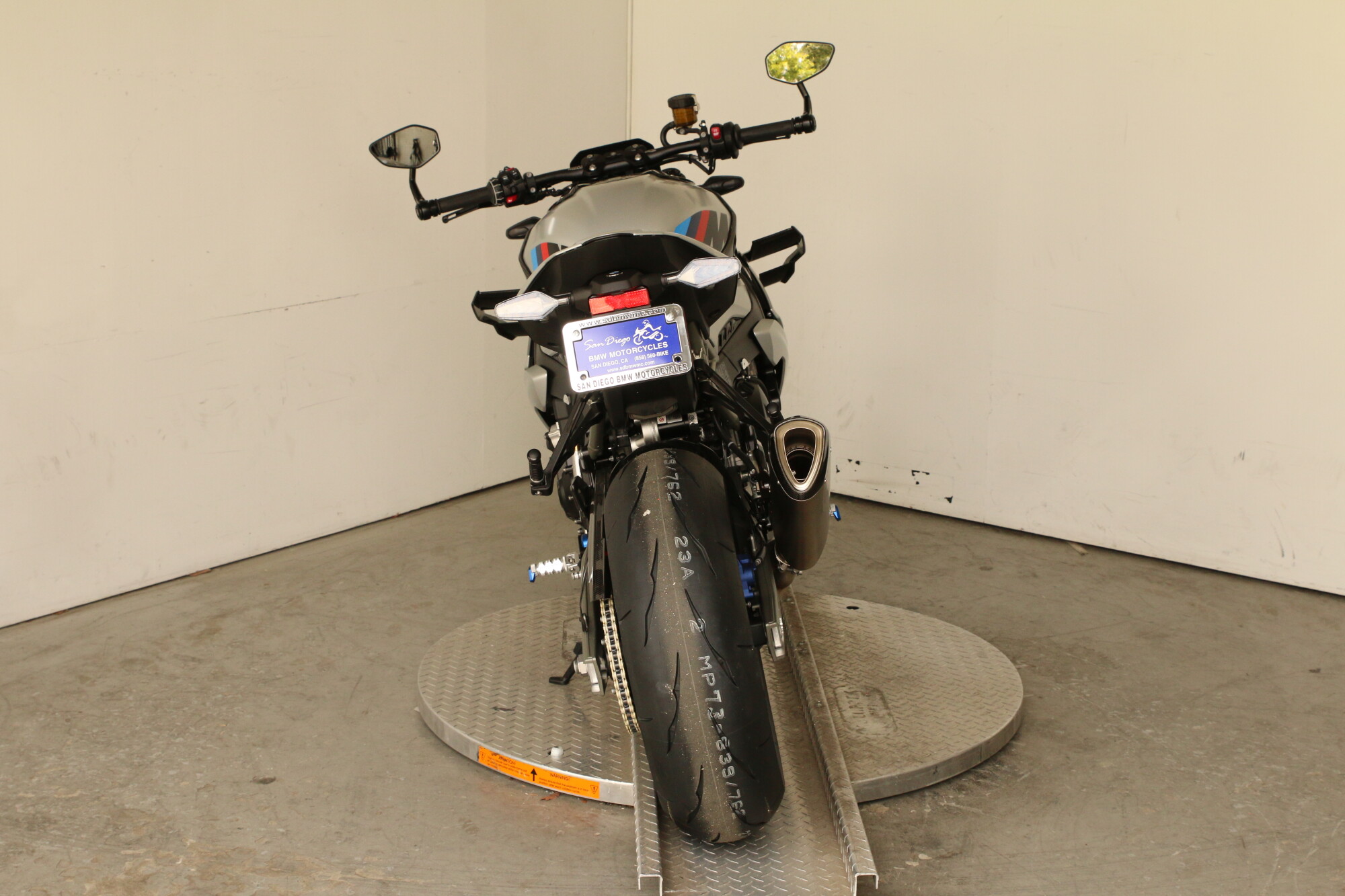 2026 BMW M 1000 R, photo 5