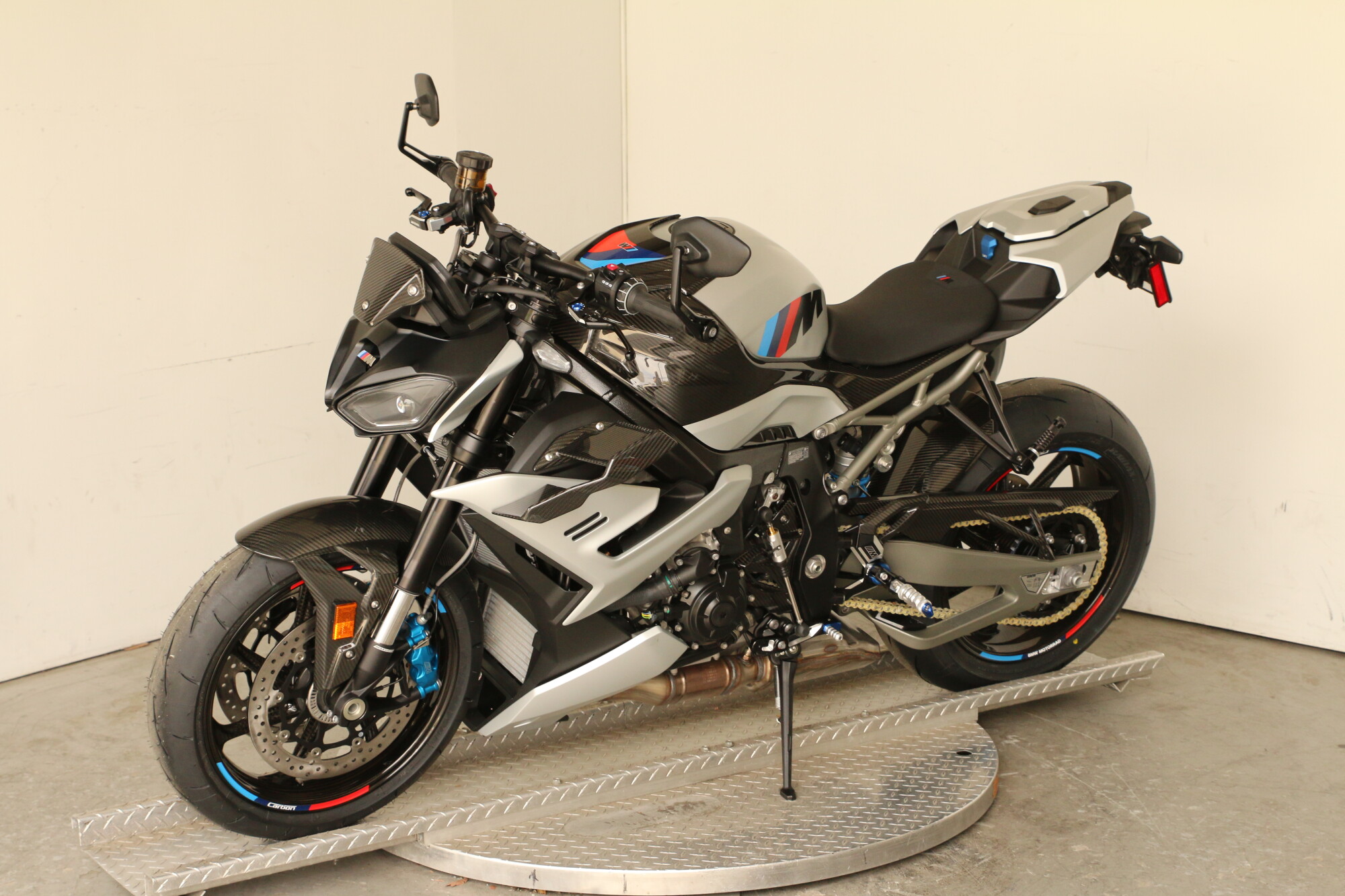 2026 BMW M 1000 R, photo 9