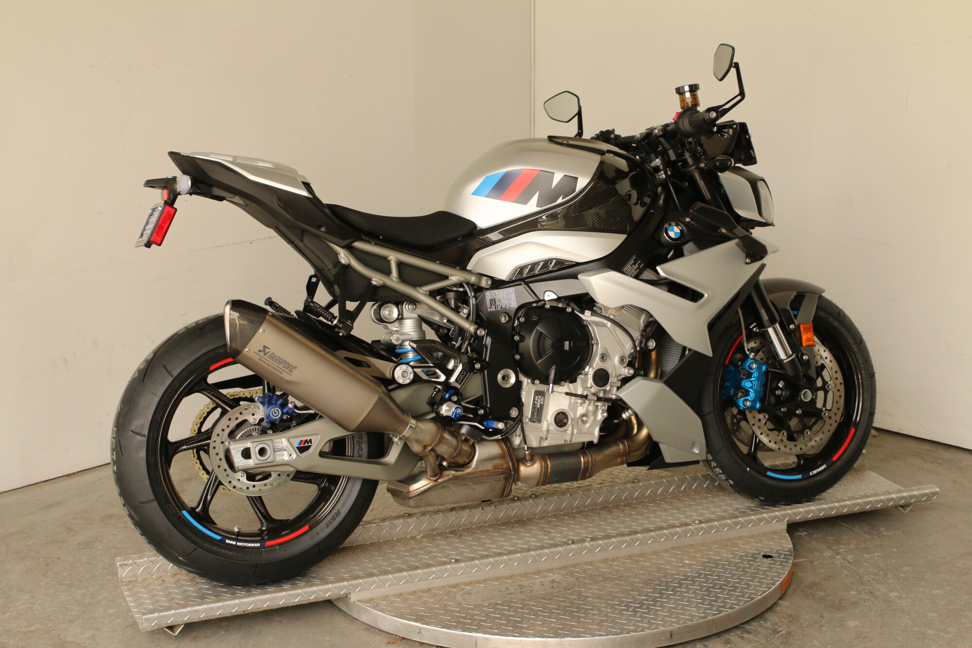 2026 BMW M 1000 R, photo 3