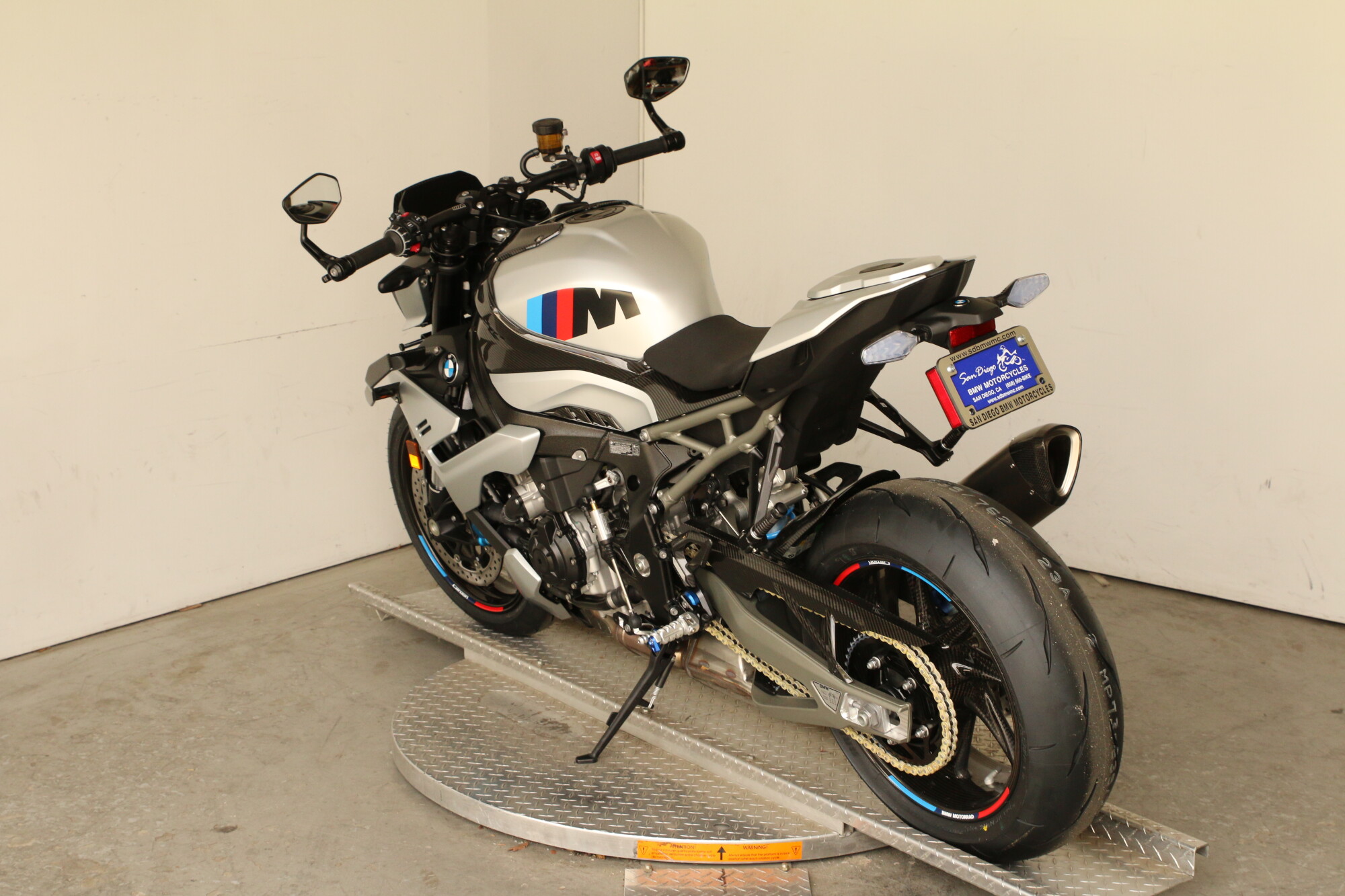 2026 BMW M 1000 R, photo 6