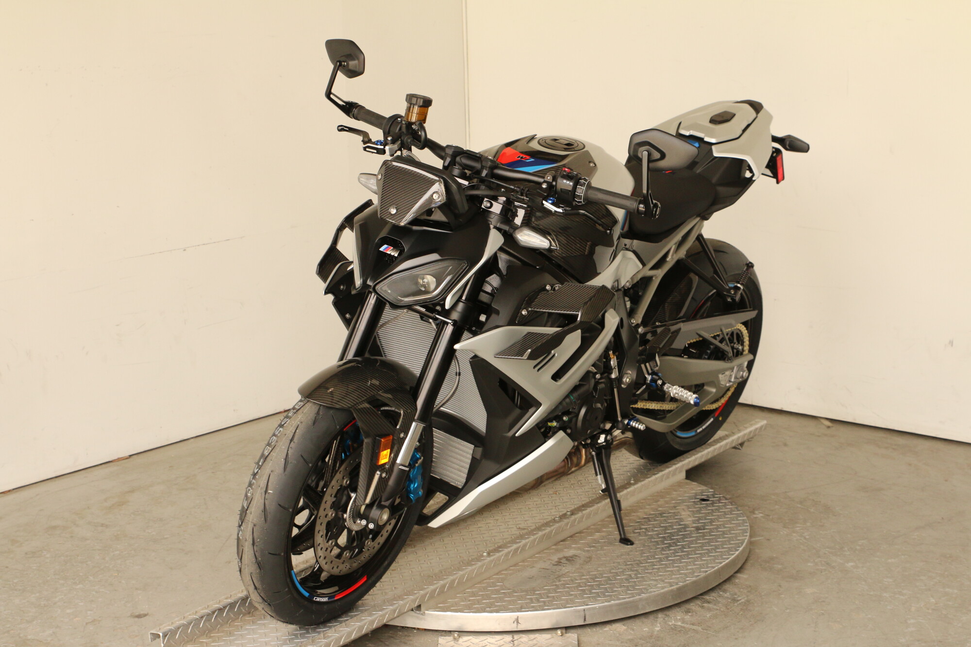 2026 BMW M 1000 R, photo 10
