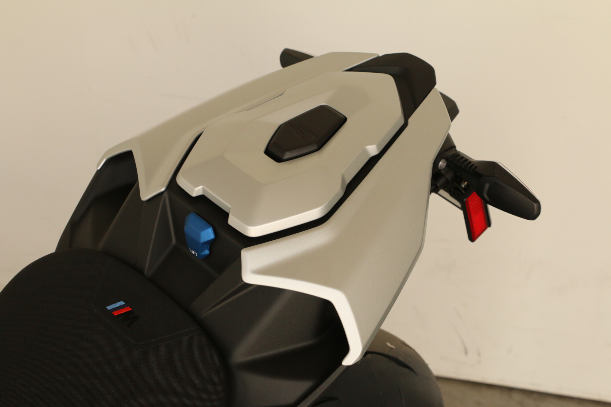 2026 BMW M 1000 R, photo 32