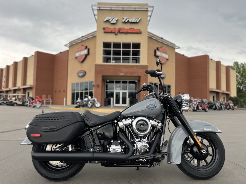 2026 Harley-Davidson® FLHC Heritage Classic DRK BILIARD GRY 