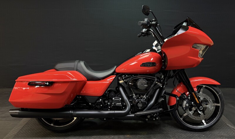 Harley-Davidson® 2026 Road Glide  Blood Orange Black Trim