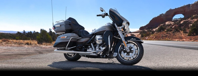 2016 Harley-Davidson® Ultra Limited Low Two-Tone Brilliant Silver Pearl/Vivid Black