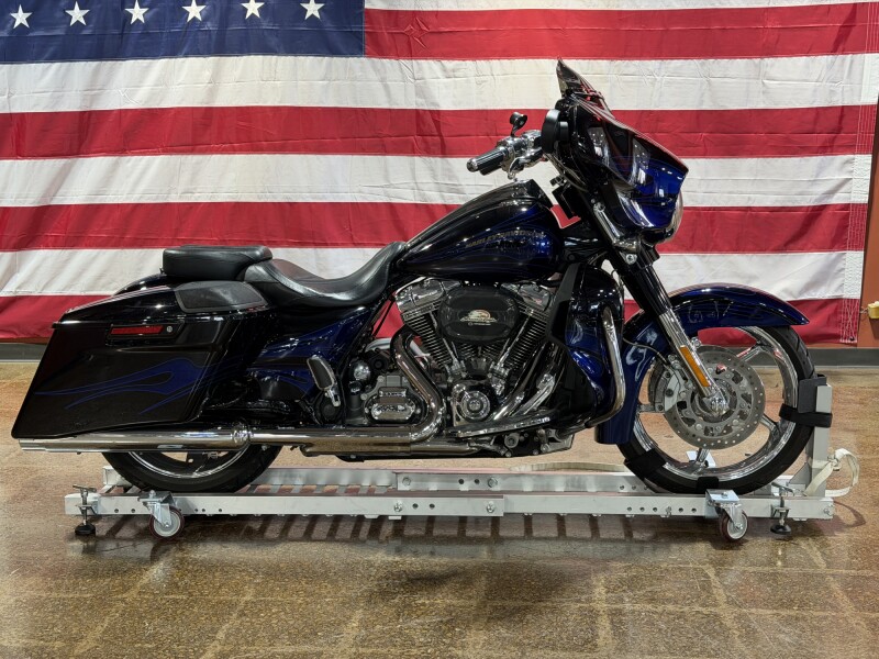FLHXSE 2016 CVO™ Street Glide®