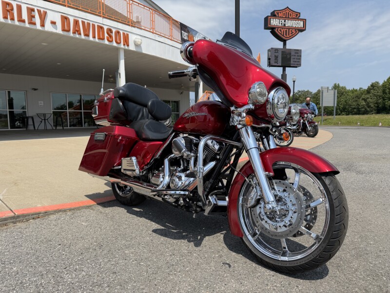 2013 Harley-Davidson® Street Glide® Ember Red Sunglo