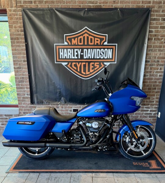 2026 Harley-Davidson® Road Glide® Aurora Blue Denim Black Trim
