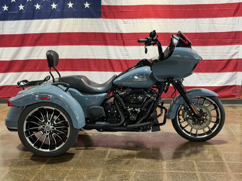 Harley-Davidson® Road Glide 3 2024 FLTRT SHARKSKIN W/ PINSTRIPE