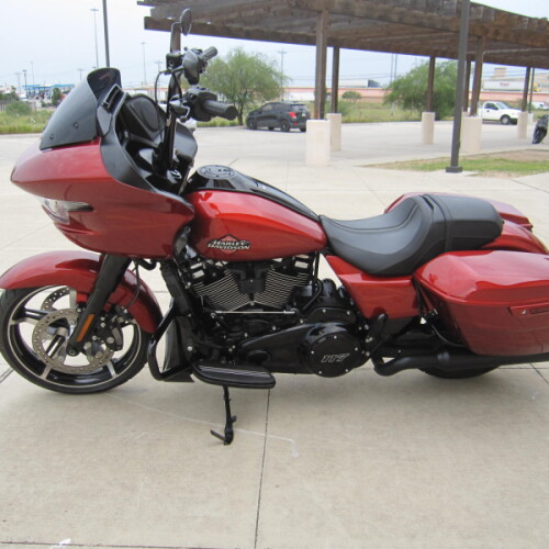 2025 Harley-Davidson® Road Glide® White Onyx Pearl - Black Finish thumb 1