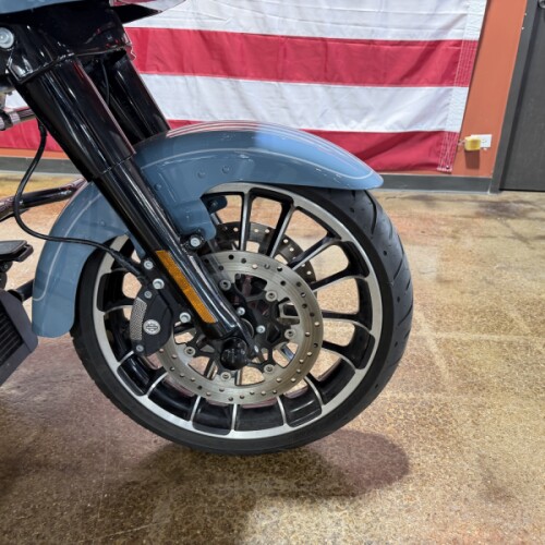 Harley-Davidson® Road Glide 3 2024 FLTRT SHARKSKIN W/ PINSTRIPE thumb 1