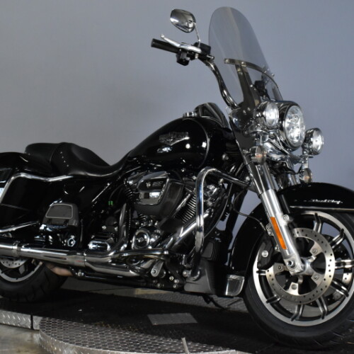 2017 Harley-Davidson® Road King® FLHR thumb 2