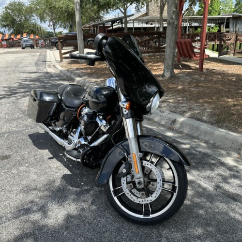 2017 Harley-Davidson® Street Glide® BLACK thumb 3