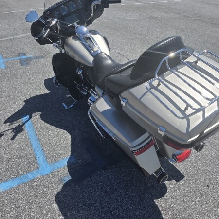 2018 Harley-Davidson® Ultra Limited Silver Fortune / Sumatra Brown thumb 1