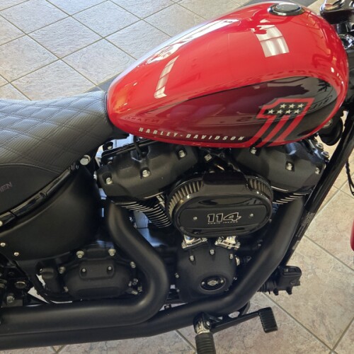 2022 Harley-Davidson® Street Bob® 114 Redline Red thumb 3