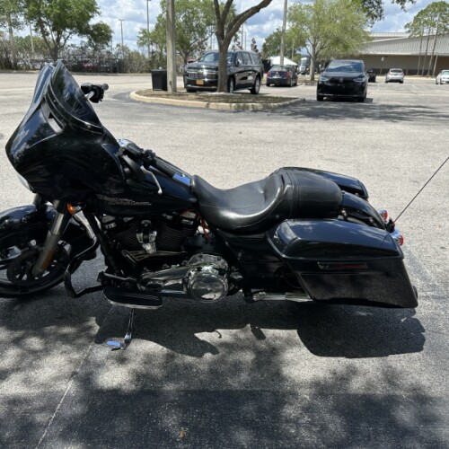 2017 Harley-Davidson® Street Glide® BLACK thumb 0